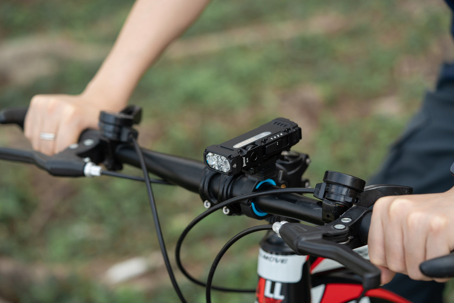 Wuben X4 Compact Multi-Function 1500 Lumen EDC Tactical Flashlight